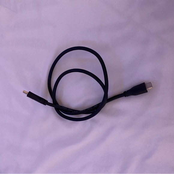 Playstation 4 Slim 1 Tb  (Good conditions)